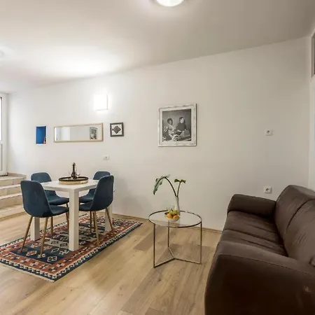 Apartment Riva *